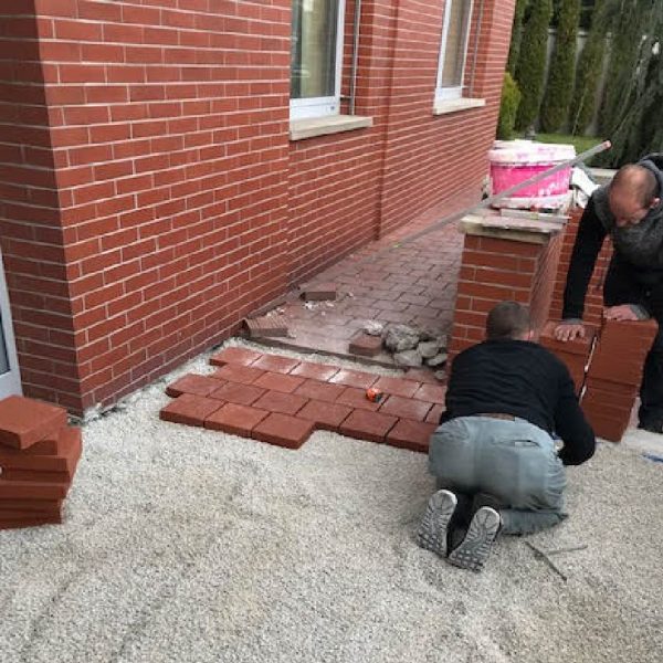 Pokládka zámkovej dlažby